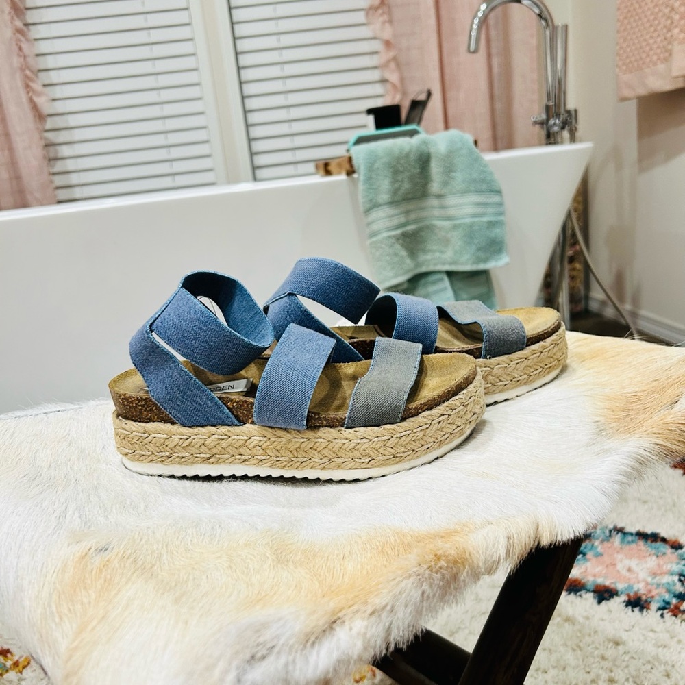 Steve Madden Blue and Gray Casual Sandals